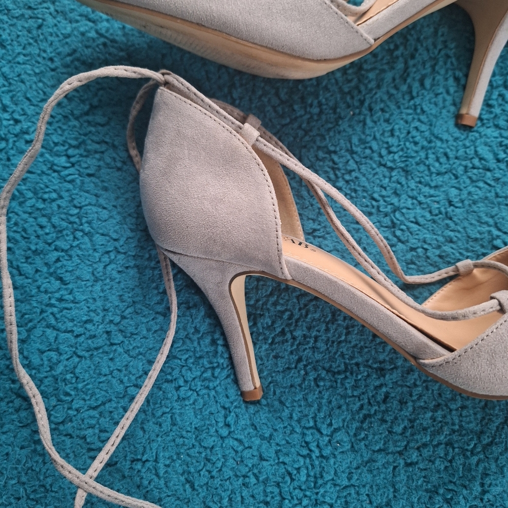 JustFab | Women's Gray Suede Lace Up Heels size 8.5 - Picture 17 of 17